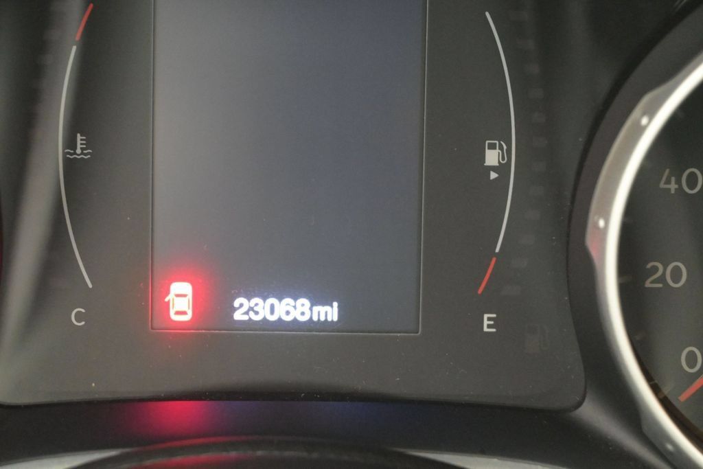 Used 2019 Jeep Compass Latitude FWD image 11