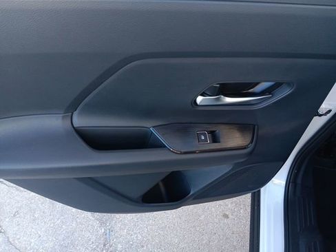 New 2026 Nissan Kicks SR image 28