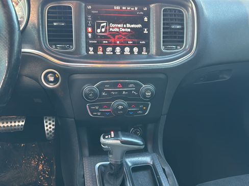 Used 2016 Dodge Charger R/T Scat Pack w/ Technology Group RWD image 28