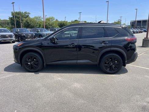 Certified 2023 Nissan Rogue SV w/ SV Premium B Package FWD image 8