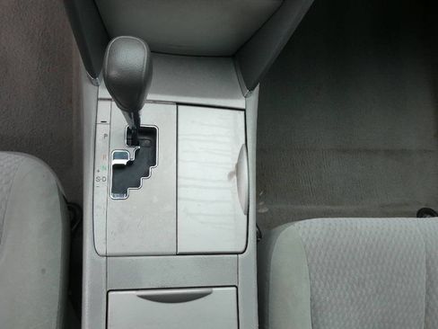 Used 2011 Toyota Camry LE w/ LE Extra-Value Pkg FWD image 17