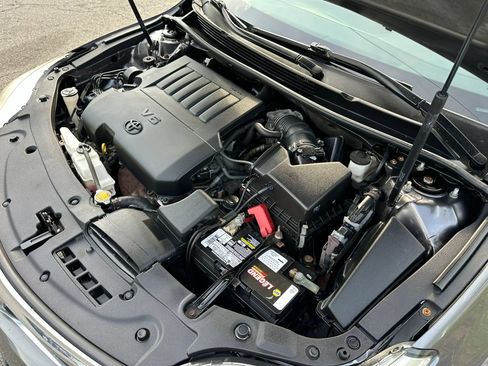 Used 2013 Toyota Avalon XLE Touring FWD image 39