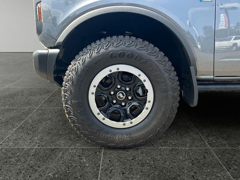 Used 2024 Ford Bronco Black Diamond w/ Sasquatch Package AWD/4WD image 4