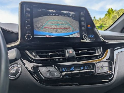 Certified 2019 Toyota C-HR XLE image 33