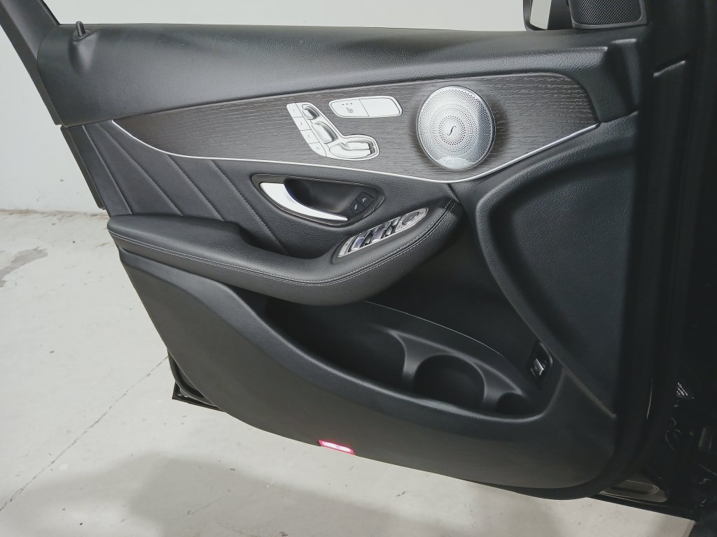 Certified 2020 Mercedes-Benz GLC 300 4MATIC image 32