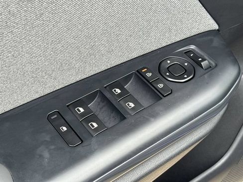 Used 2025 Kia K4 EX FWD image 17