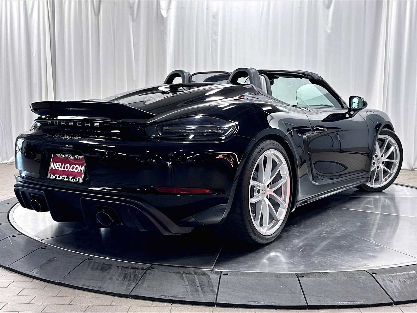 Used 2022 Porsche 718 Boxster Spyder RWD image 10