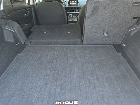 Used 2025 Nissan Rogue SV AWD/4WD image 17