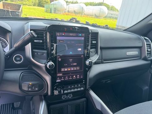 New 2026 RAM 3500 Big Horn AWD/4WD image 12