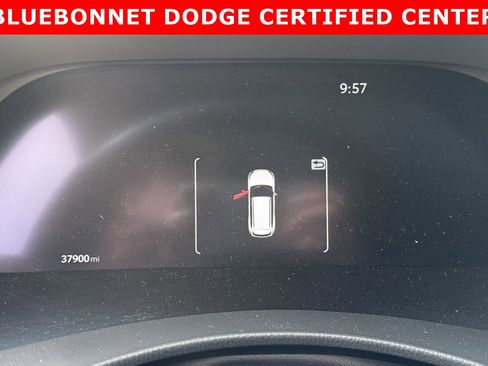 Used 2023 Toyota Highlander Platinum FWD image 3