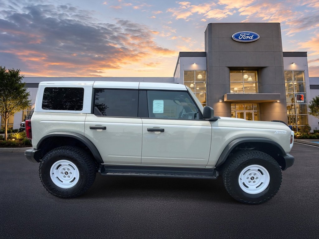 New 2026 Ford Bronco Heritage Edition AWD/4WD image 9