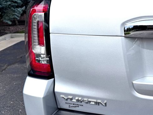 Used 2019 GMC Yukon Denali w/ Open Road Package AWD/4WD image 8