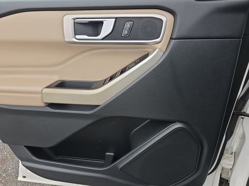 Used 2021 Ford Explorer XLT w/ Equipment Group 202A image 29