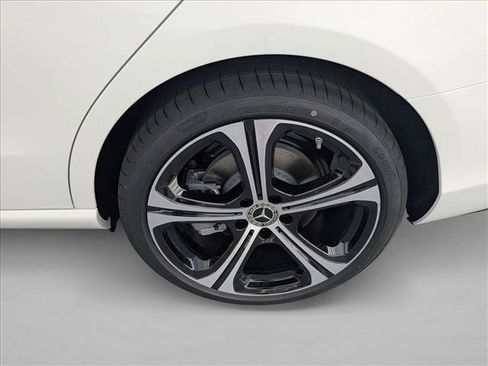 Used 2026 Mercedes-Benz C 300 Sedan image 9
