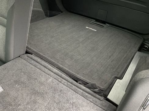 Used 2025 Nissan Rogue SV image 17