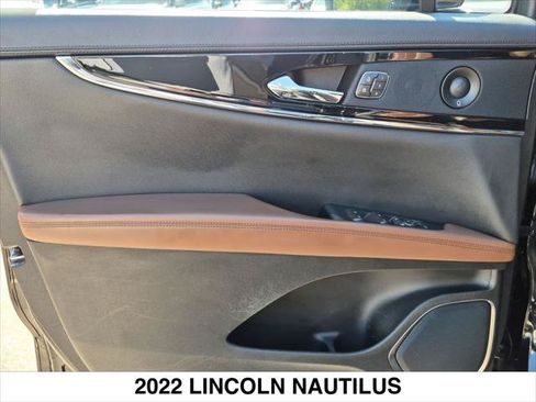Certified 2022 Lincoln Nautilus Reserve FWD image 10