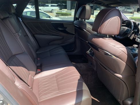 Used 2019 Lexus LS 500 w/ Interior Upgrade Package RWD image 17