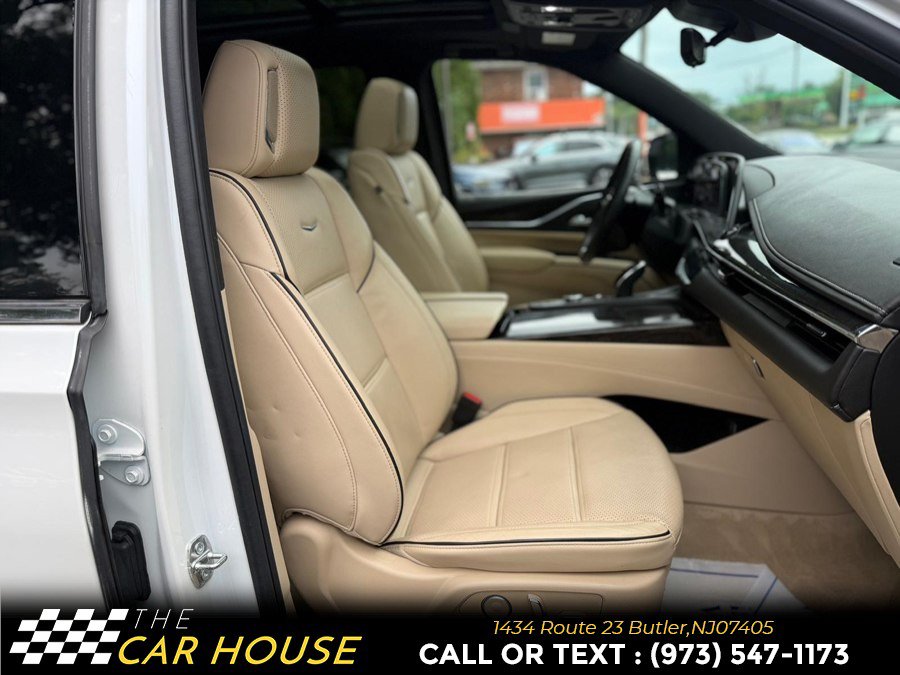 Used 2024 Cadillac Escalade Premium Luxury RWD image 21