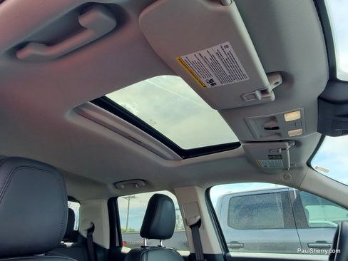 Used 2024 Ford Maverick Lariat w/ Black Appearance Package image 3