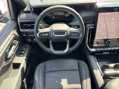 Used 2026 GMC Yukon Denali w/ Sun & Power Step Package AWD/4WD image 29