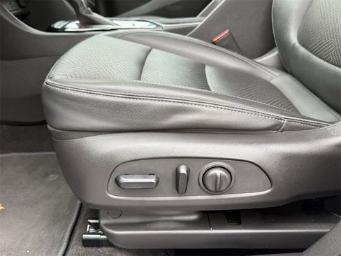 Used 2022 Buick Encore GX Essence w/ Experience Buick Package image 13