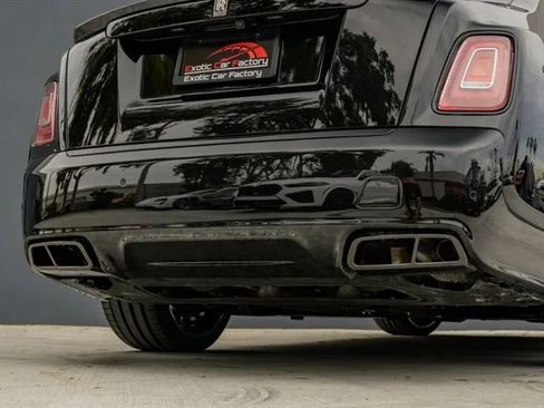 Used 2024 Rolls-Royce Phantom Sedan image 42