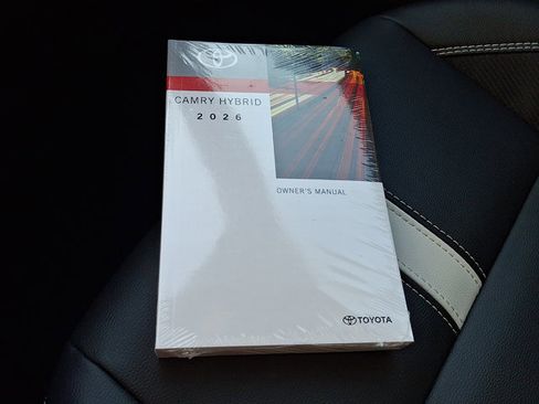 Used 2026 Toyota Camry XLE w/ Convenience Package image 28