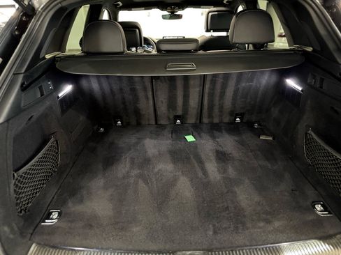 Used 2022 Audi Q5 e Prestige w/ Prestige Package image 37