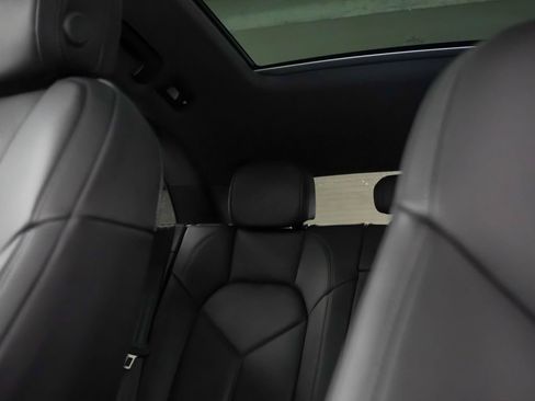 Used 2026 Porsche Macan AWD/4WD image 27