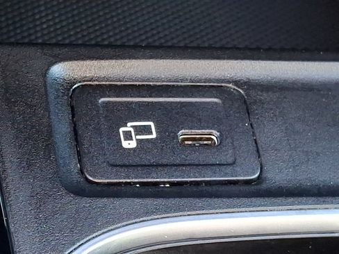 Used 2022 Mercedes-Benz GLA 250 4MATIC image 24