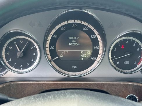 Used 2010 Mercedes-Benz E 350 Sedan image 18