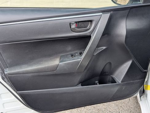 Used 2015 Toyota Corolla L image 11