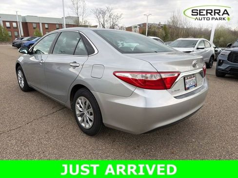 Used 2016 Toyota Camry LE image 4