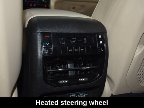 Used 2023 Jeep Grand Cherokee L Limited AWD/4WD image 30