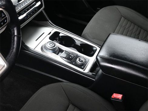 Used 2020 Ford Explorer XLT w/ Comfort Package image 18