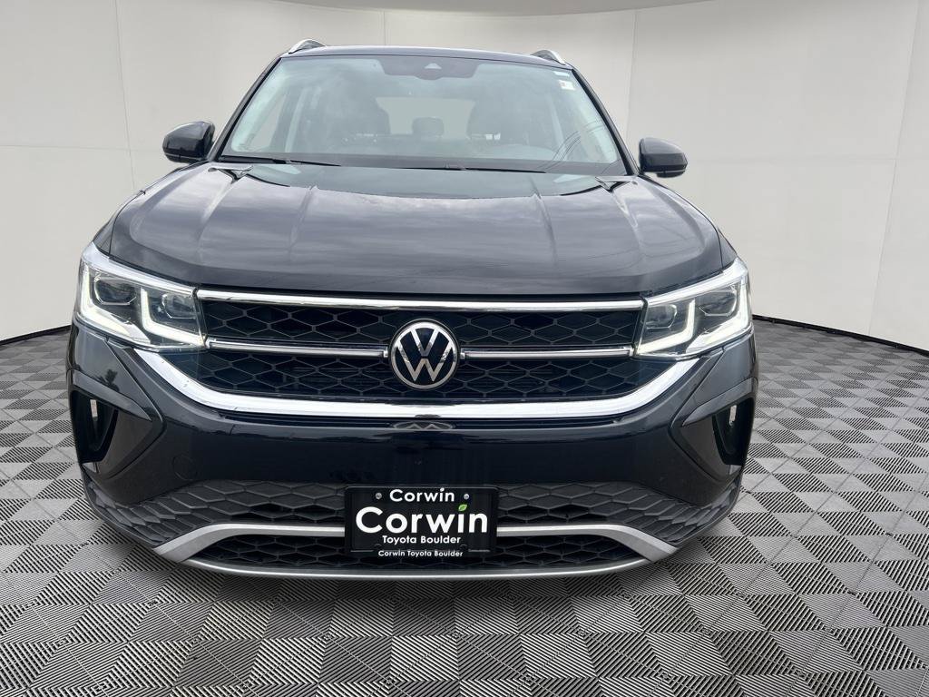 Used 2022 Volkswagen Taos SEL w/ Panoramic Sunroof Package AWD/4WD image 2