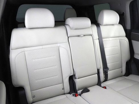 Used 2025 Hyundai Santa Fe Limited image 16