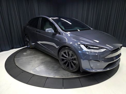 Used 2022 Tesla Model X Plaid image 7