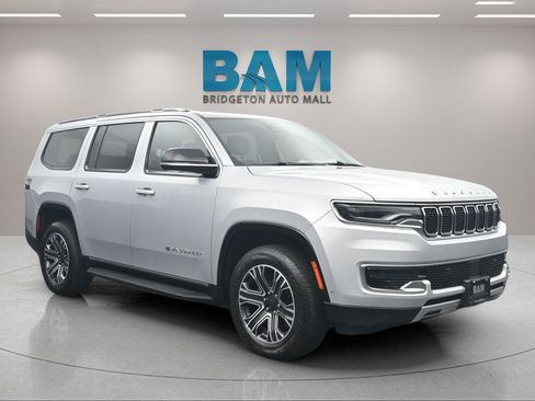 Used 2024 Jeep Wagoneer Series II AWD/4WD image 1