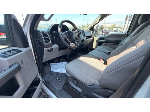 Used 2015 Ford F150 XLT AWD/4WD image 16