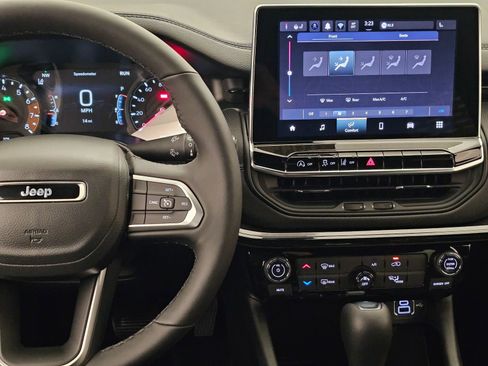 New 2026 Jeep Compass Latitude image 20