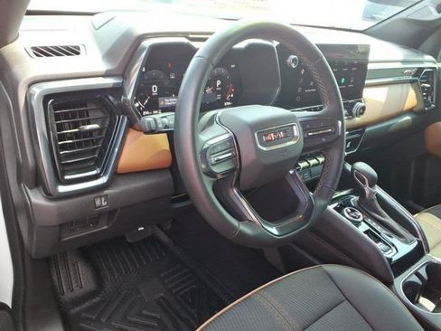 Used 2025 GMC Canyon AT4 w/ Nightfall Edition AWD/4WD image 8