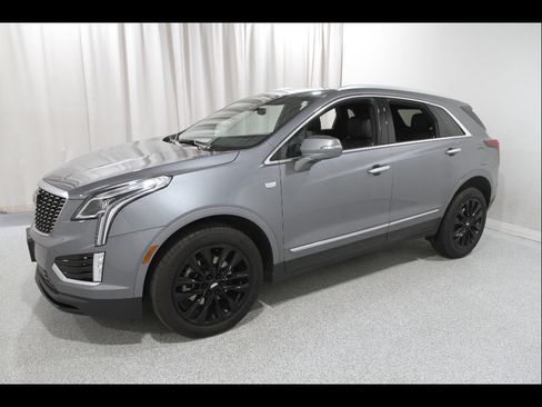 Used 2022 Cadillac XT5 Luxury AWD/4WD image 3