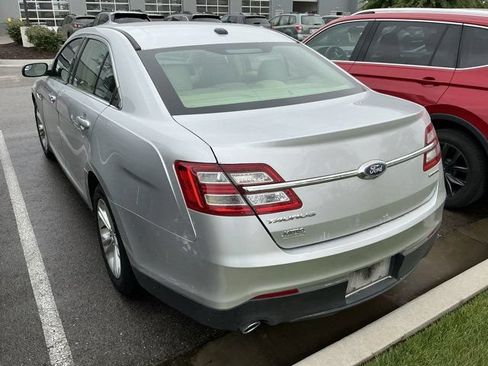 Used 2018 Ford Taurus SE FWD image 10