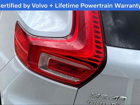 Used 2022 Volvo XC40 T5 R-Design image 39