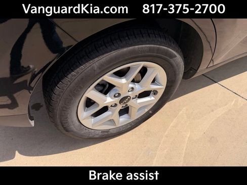 Certified 2025 Kia Soul LX image 10