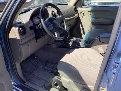 Used 2004 Jeep Liberty Sport w/ PWR Convenience Group AWD/4WD image 25