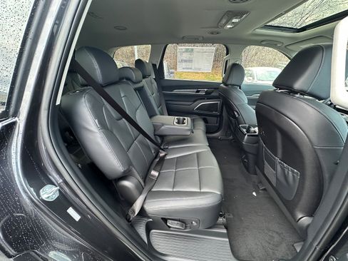 New 2025 Kia Telluride EX image 16