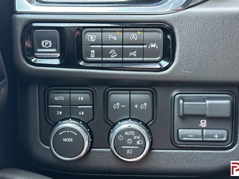 Certified 2026 GMC Yukon XL Elevation AWD/4WD image 33
