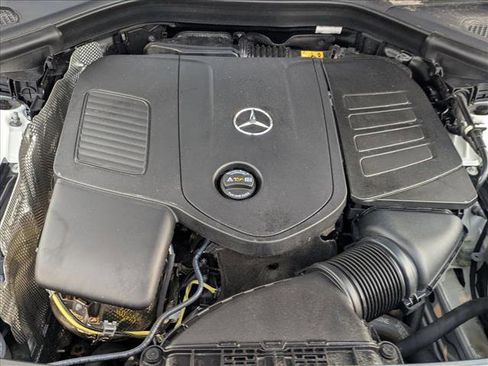 Used 2025 Mercedes-Benz GLC 350e 4MATIC image 24